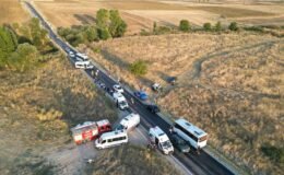 Köy yolunda zincirleme kaza!