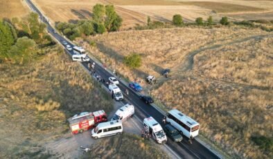 Köy yolunda zincirleme kaza!