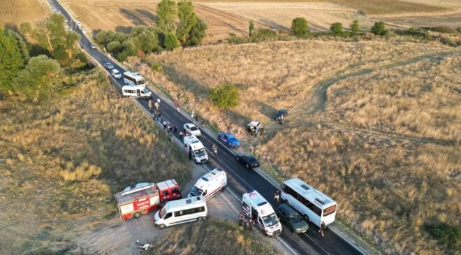 Köy yolunda zincirleme kaza!