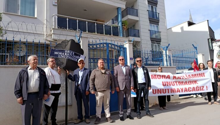 Yunanistan Konsolosluğu’na siyah çelenk