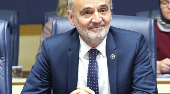 Batı Türkleri Akalın’ın gündeminde