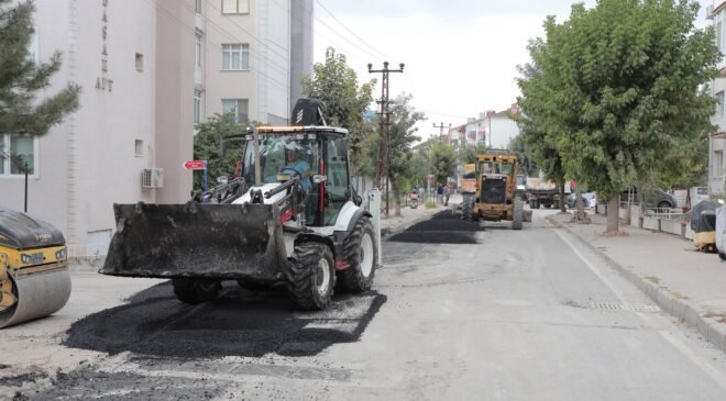 Güngör Mazlum Caddesi’nde asfaltlama
