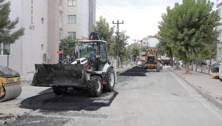 Güngör Mazlum Caddesi’nde asfaltlama