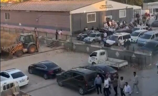 Düğünde tartışma kanlı bitti; 1 yaralı