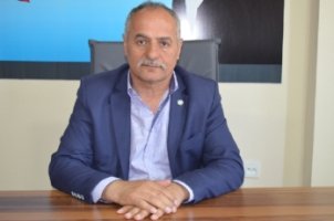 Geçerli görselin alternatif metni yok. Dosya adı: ekrem.jpg