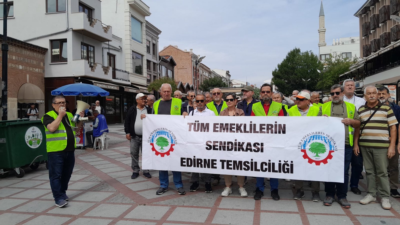 Geçerli görselin alternatif metni yok. Dosya adı: emekli2.jpg