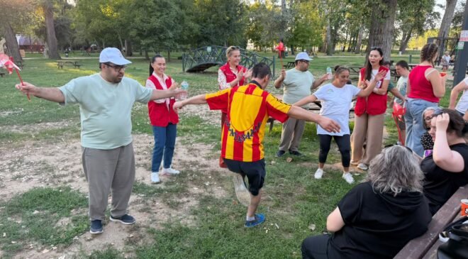 Engelliler ve aileleri Söğütlük’te buluştu