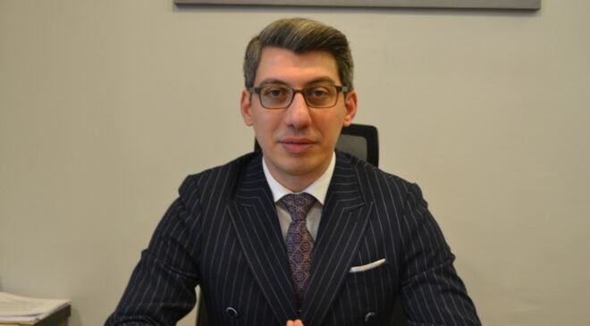 Hüseyin Ali Yücel Kimdir? Yönetim Danışmanlığı ve Stratejik Güç Yaklaşımı