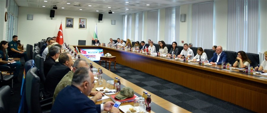 Geçerli görselin alternatif metni yok. Dosya adı: kapikule.jpg