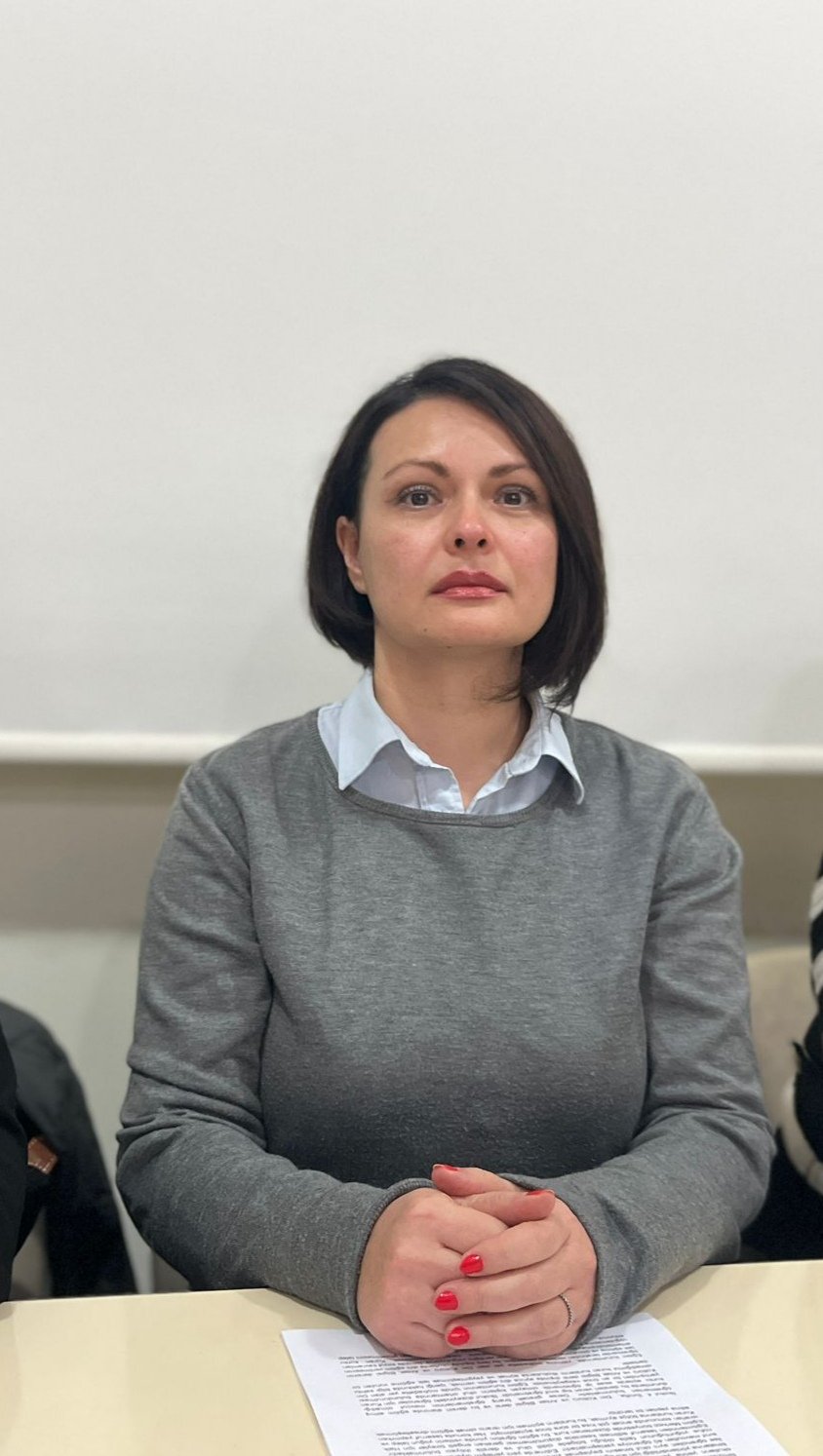 Geçerli görselin alternatif metni yok. Dosya adı: kezban.jpg