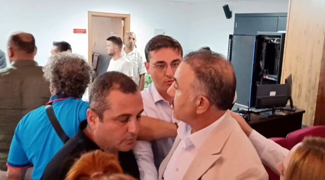 Mecliste kavga ve ‘tokat’ iddiası!