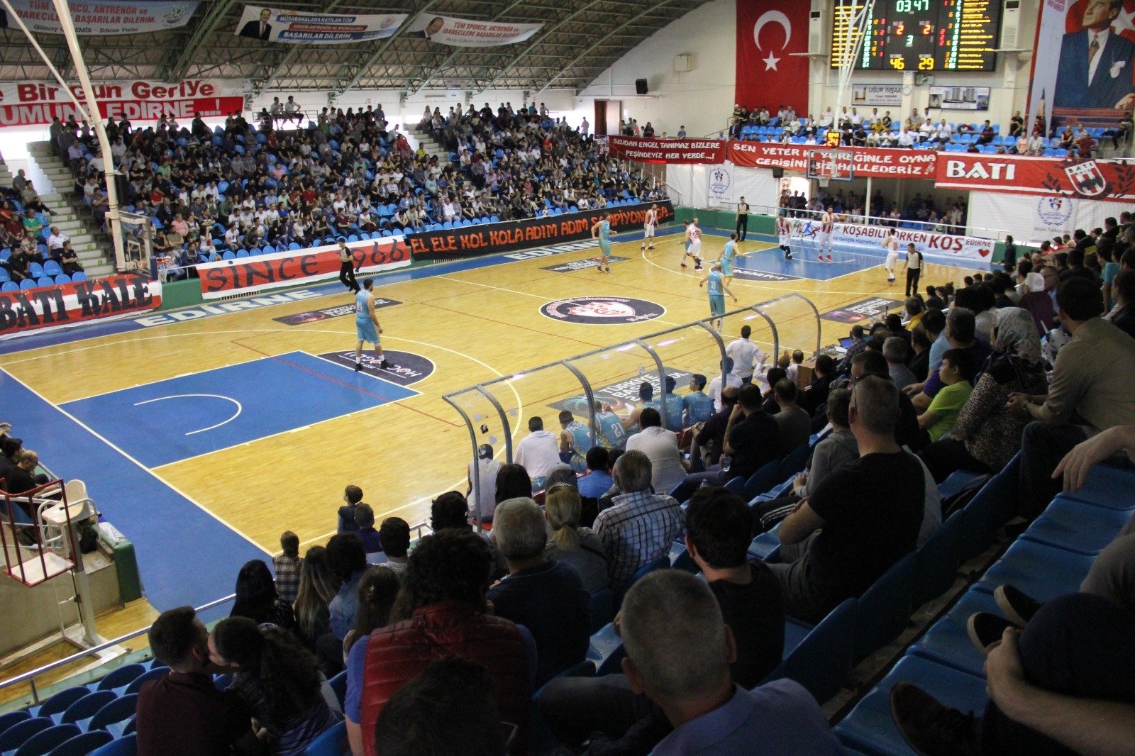Geçerli görselin alternatif metni yok. Dosya adı: mimar-sinan-spor-salonu.jpg