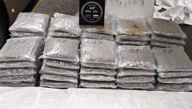 Türk TIR şoföründe 53 kilo zehir