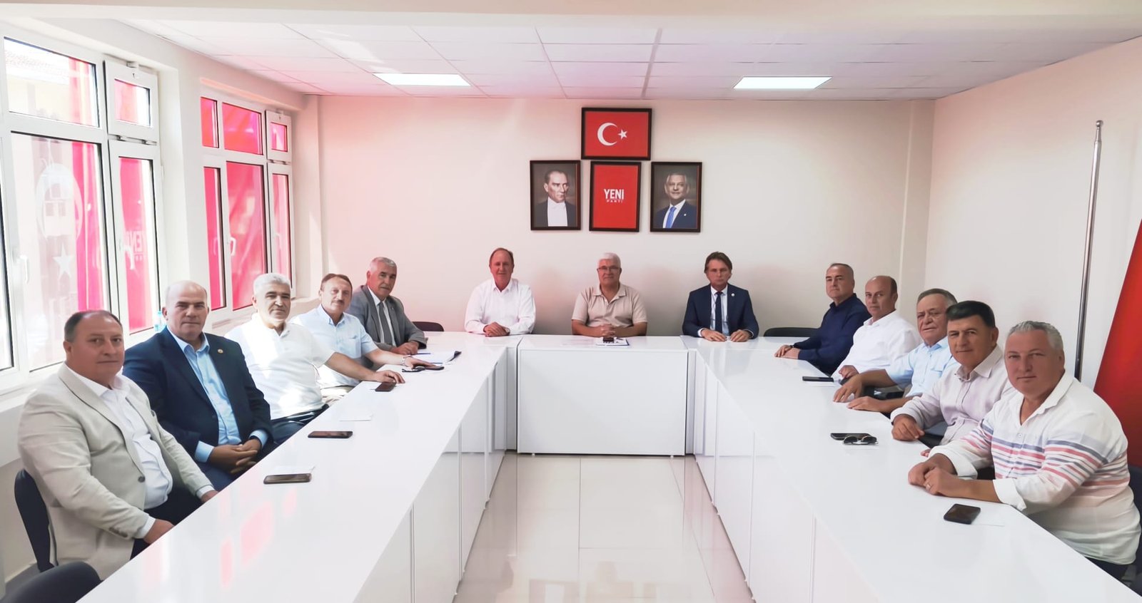 Geçerli görselin alternatif metni yok. Dosya adı: yeni-parti-il-genel-meclisi-grubu.jpg