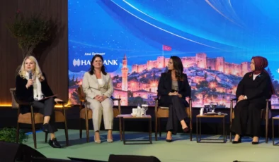 Gencan Yöneten Kadınlar Forumu’nda konuştu