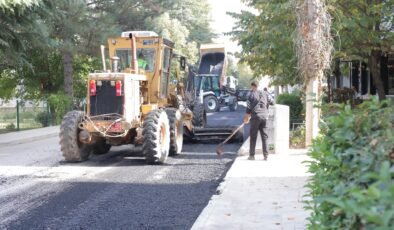 Edirne Belediyesi TREDAŞ’ın çalışmasında bozulan yolları onarıyor