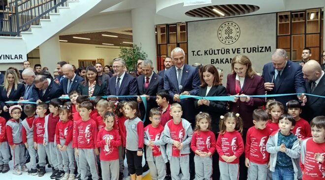 İl Halk Kütüphanesi açıldı