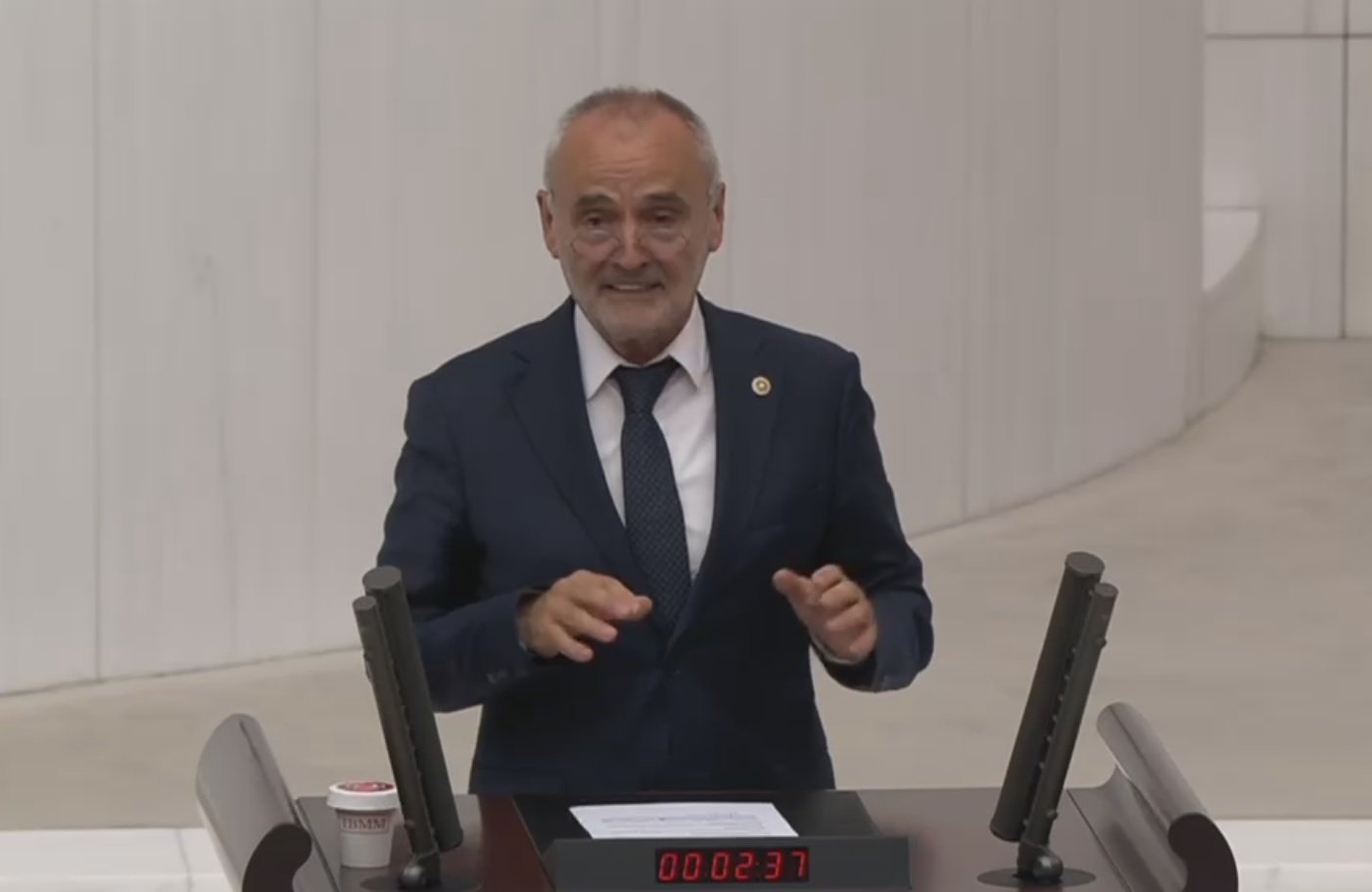 Geçerli görselin alternatif metni yok. Dosya adı: akalin.jpg
