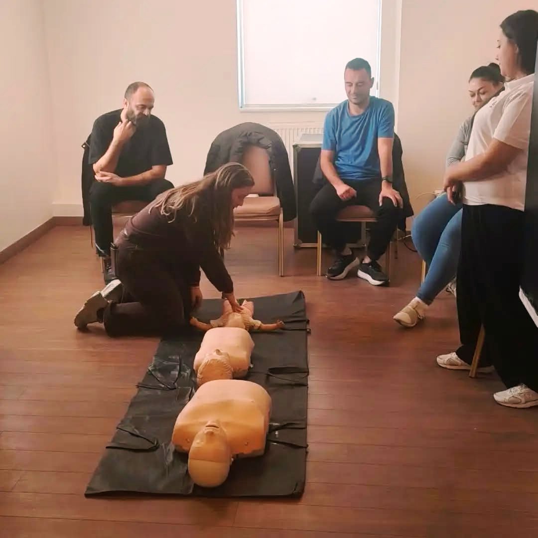 Geçerli görselin alternatif metni yok. Dosya adı: askf-ilk-yardim1.jpg