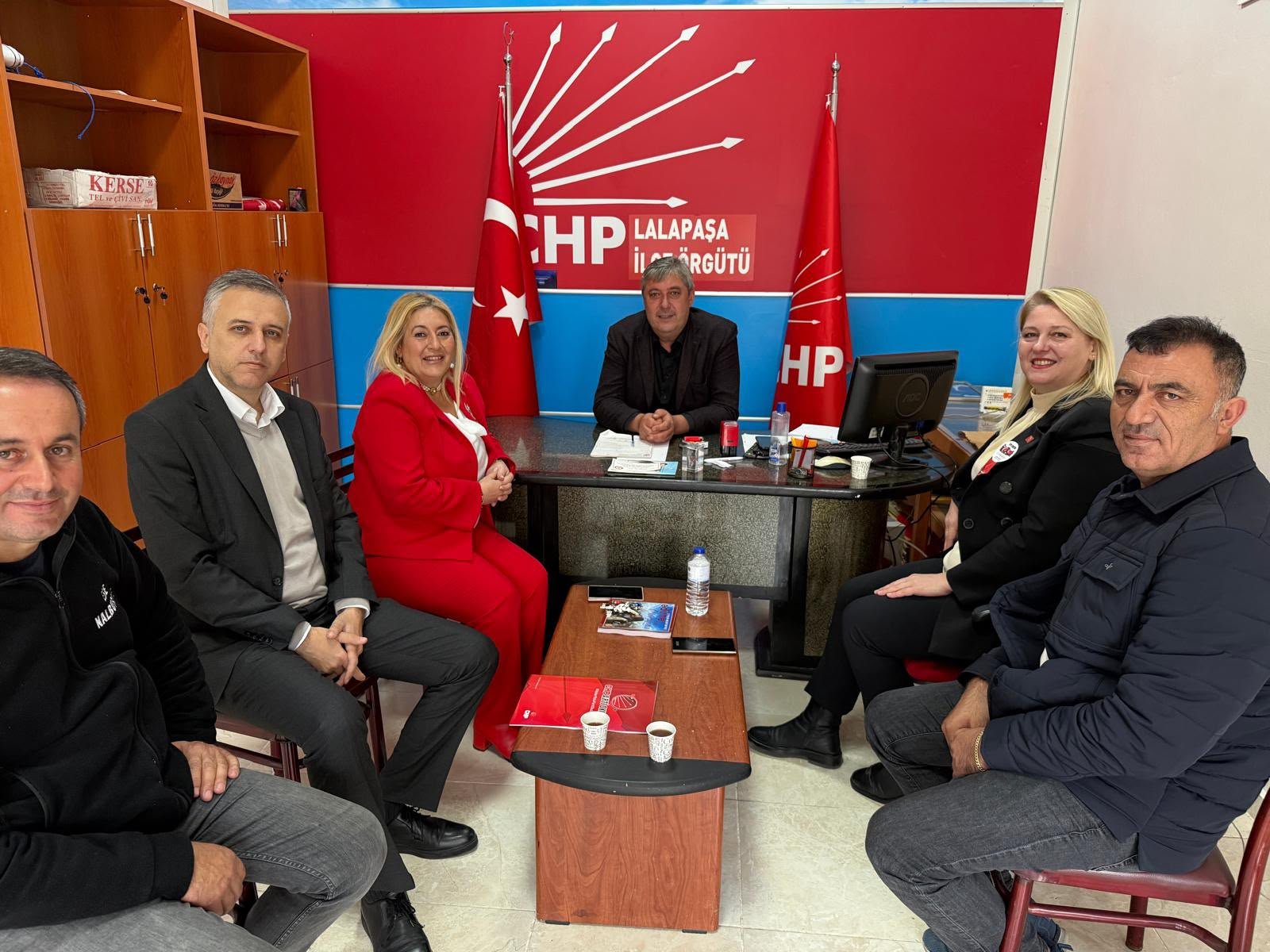 Geçerli görselin alternatif metni yok. Dosya adı: chp-lalapasa.jpg