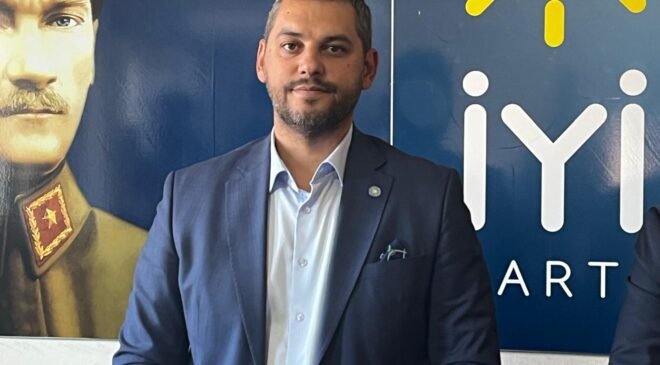 ‘Ne Mutlu Türk’üm diyene!‘