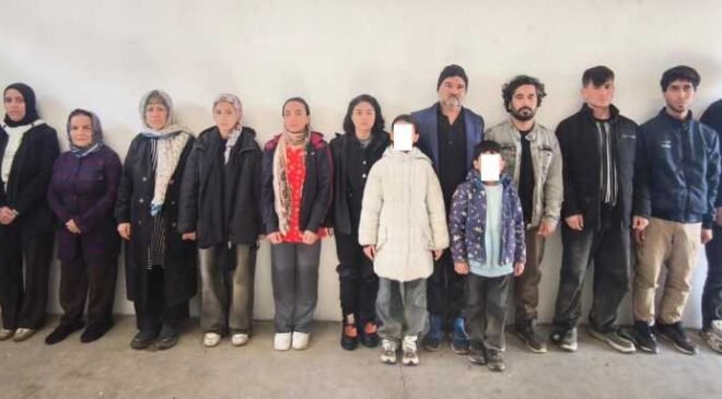16 kaçak göçmen yakalandı