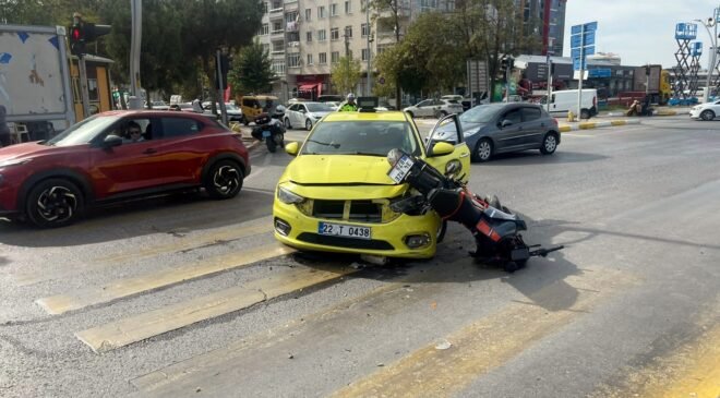 Taksiyle motosiklet çarpıştı: 2 yaralı!