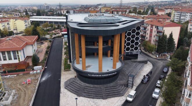 İl Halk Kütüphanesi gün sayıyor