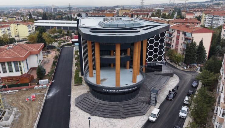 İl Halk Kütüphanesi gün sayıyor