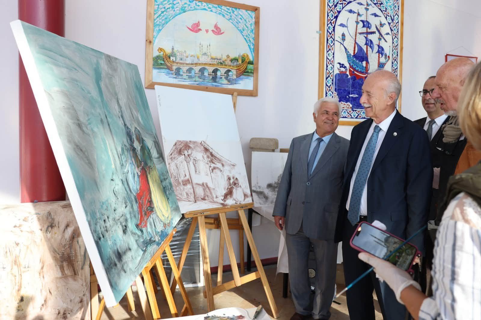Geçerli görselin alternatif metni yok. Dosya adı: ressam1.jpg