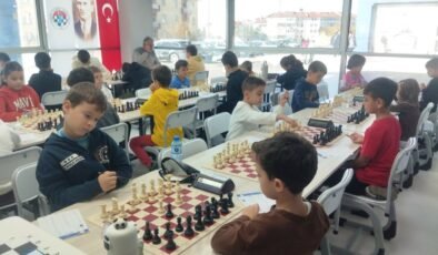 Satrançta hamleler Cumhuriyet için